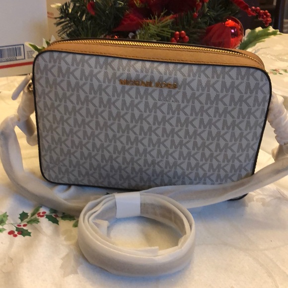 Michael Kors Jet Set Large EW Crossbody NWT 5565 - Picture 5 of 14